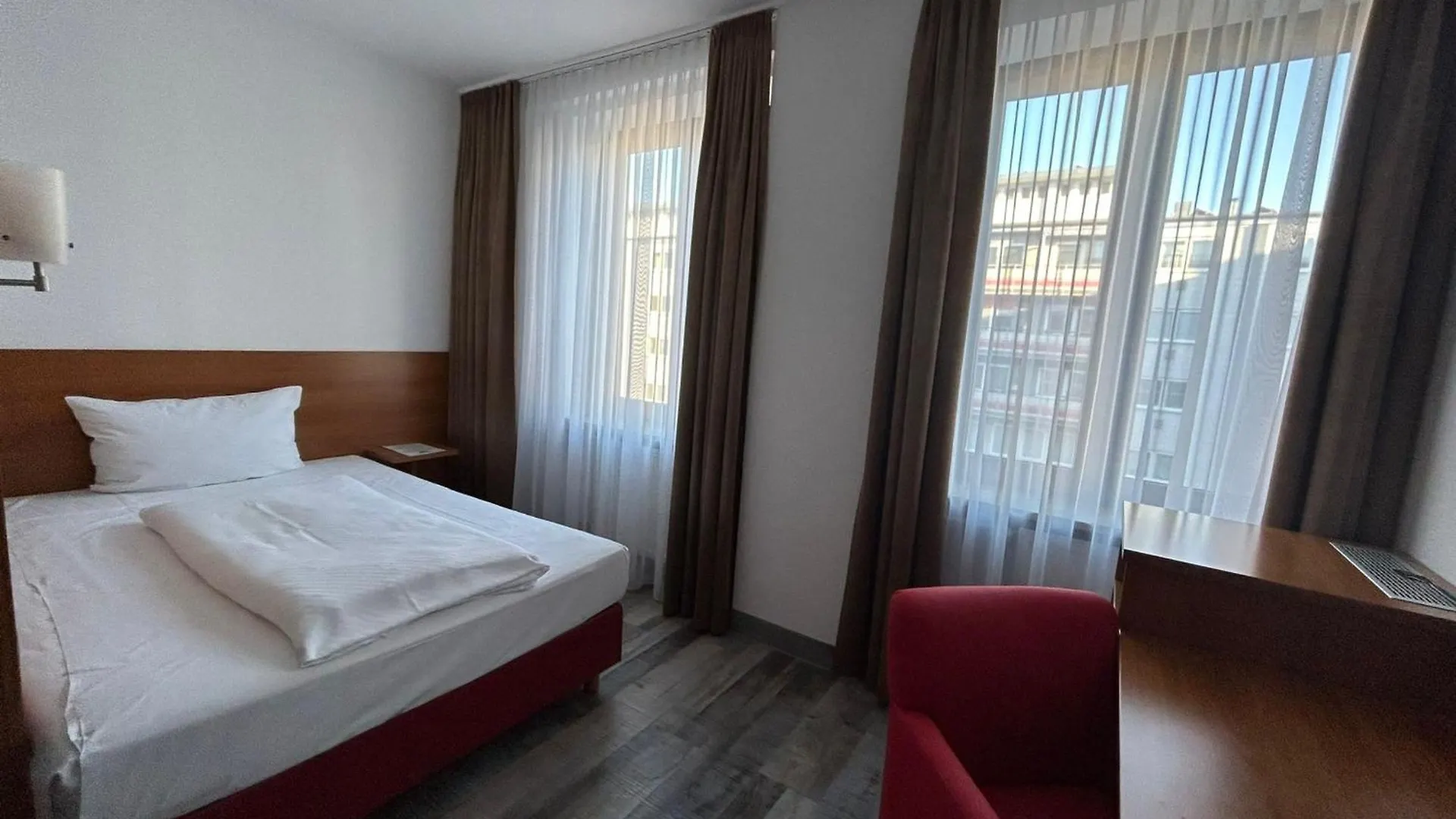 Hotel Fackelmann Nuremberg 2*,  Germany